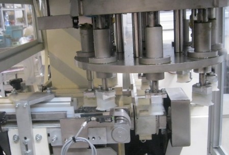 Tourelle de chargement rotative pour savons